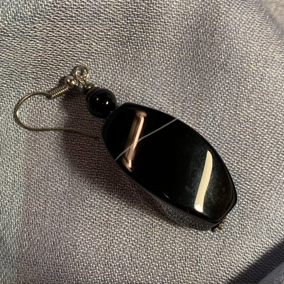 Unusual Black Onyx Necklace and Earrings - Picture 5 of 11